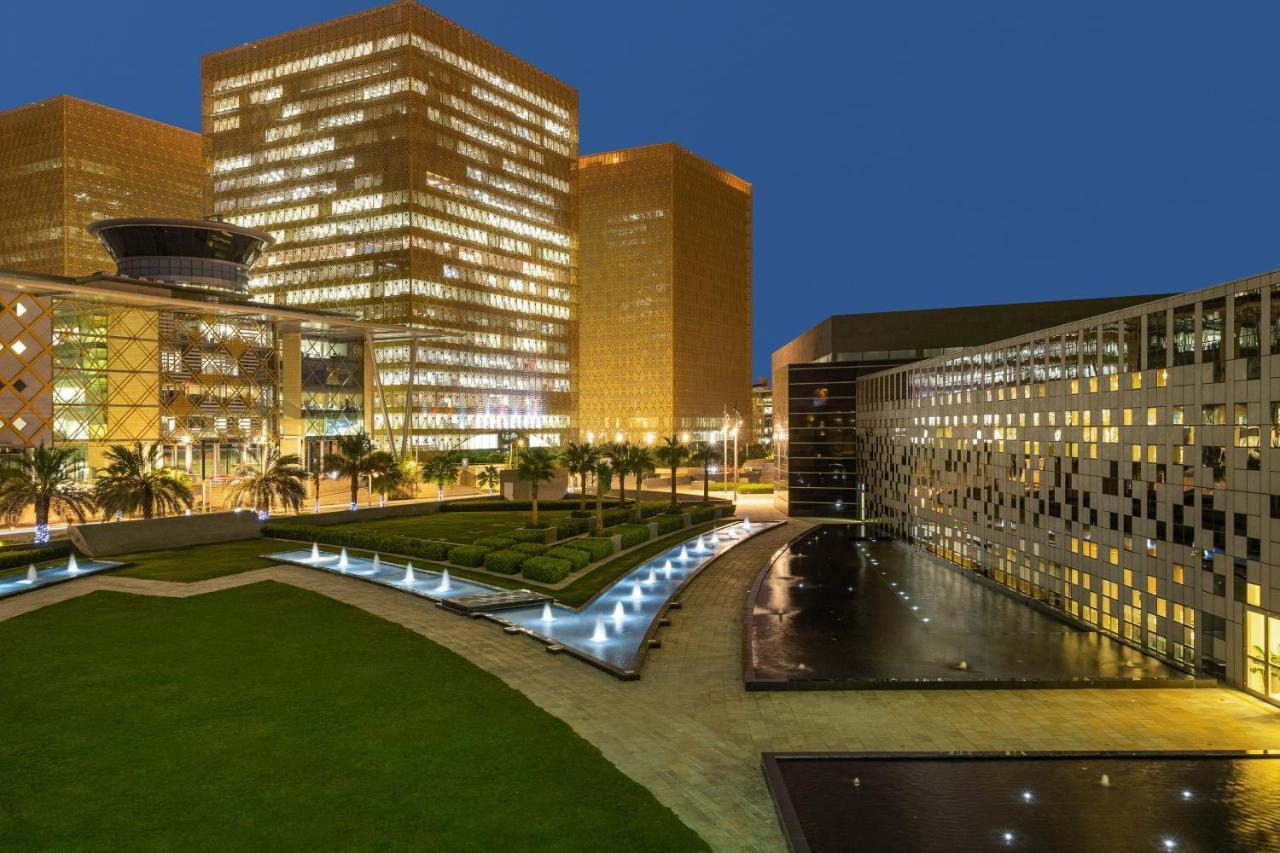 Crowne Plaza Riyadh - Rdc Hotel & Convention By Ihg Экстерьер фото The University of Pretoria's Faculty of Law