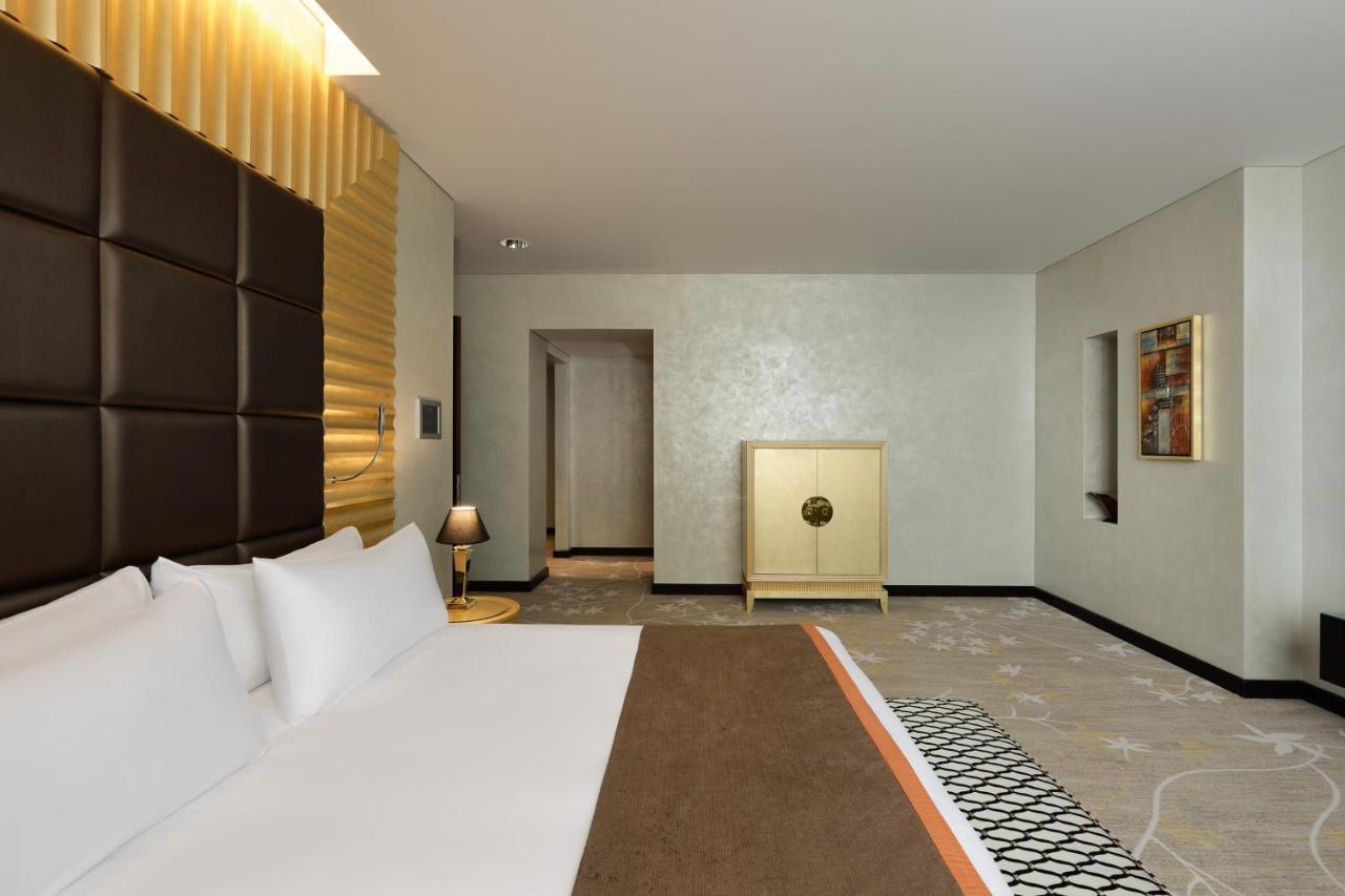 Crowne Plaza Riyadh - Rdc Hotel & Convention By Ihg Экстерьер фото A bedroom at the hotel