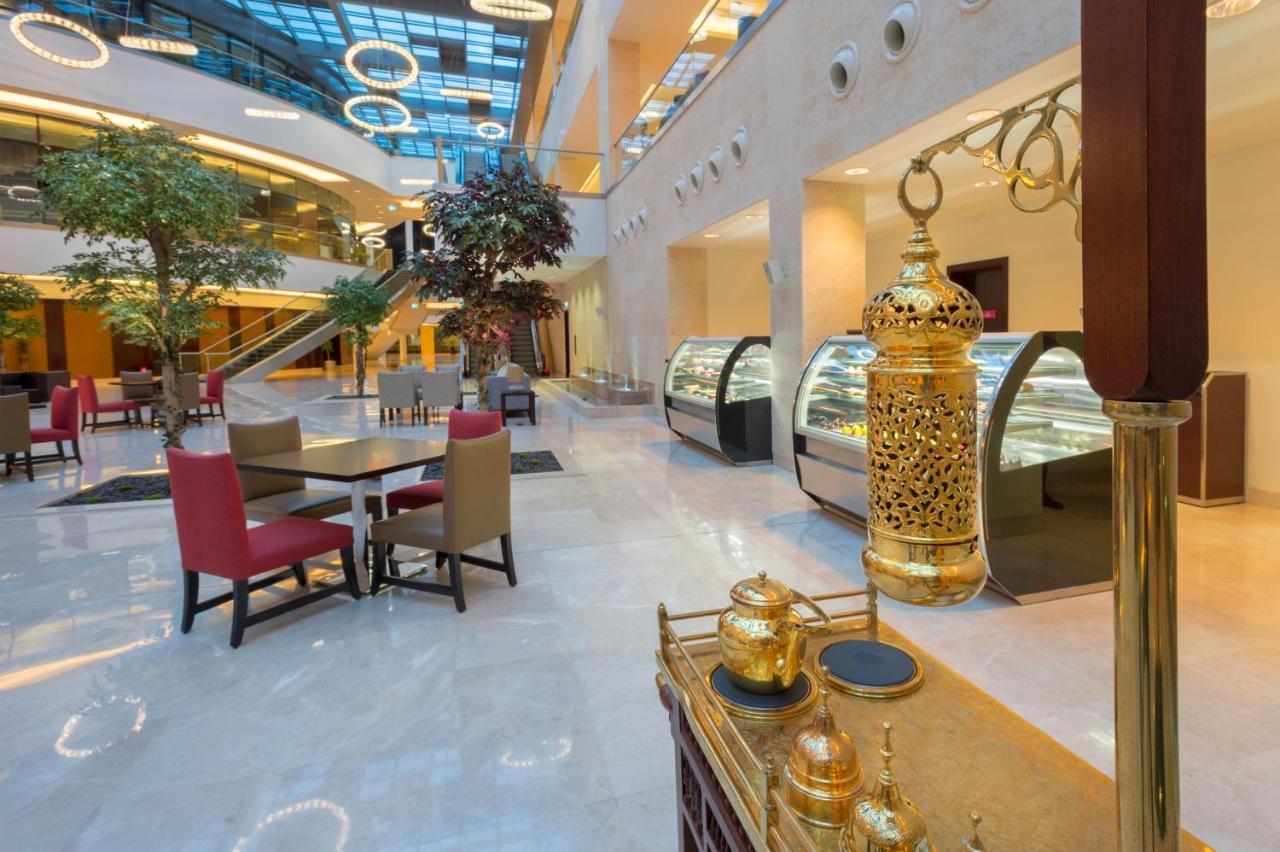 Crowne Plaza Riyadh - Rdc Hotel & Convention By Ihg Экстерьер фото The lobby of the hotel