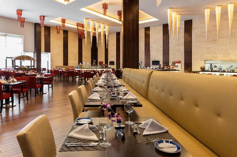 Crowne Plaza Riyadh - Rdc Hotel & Convention By Ihg Экстерьер фото The restaurant